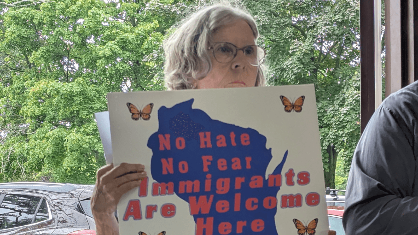 Rally to support immigrants held in Oshkosh on Saturday