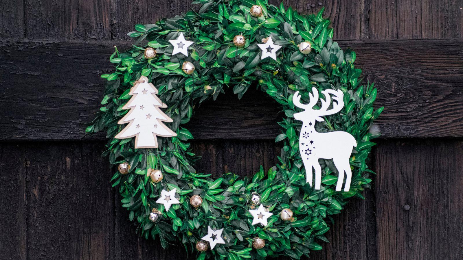 Eau Claire, Altoona Launch Keep the Wreath Green Campaign