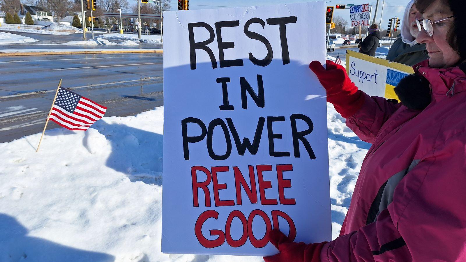In Wisconsin Rapids, protestors remember Renee Good