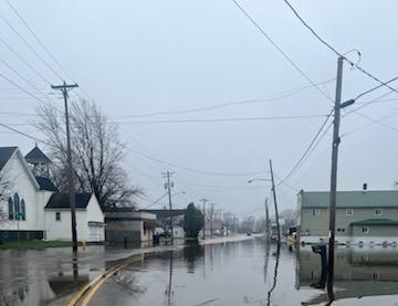 WisDOT urges caution as highways close due to flooding